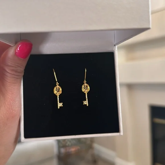 Club 33 Disneyland Exclusive Key Gold Earrings Rebecca Hook 🔑💙 - Picture 12 of 15